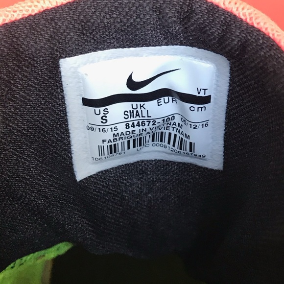 NIKE Acronym Air Presto Mid "Hot Lava/Volt" sneakers
Men’s Size 9 /S - Picture 13 of 14